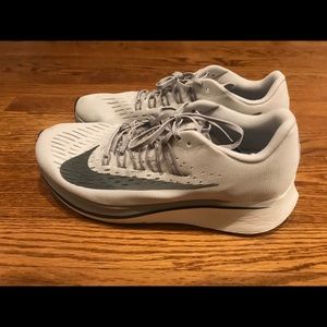 Nike Vaporfly - white
